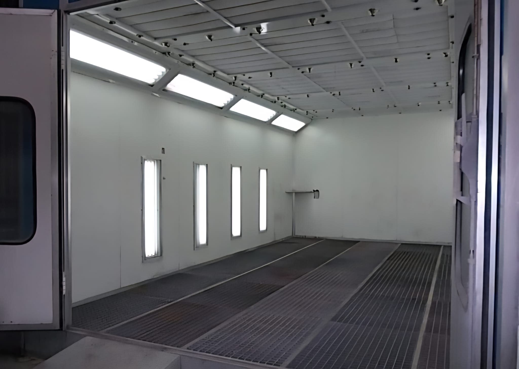 Cameră de vopsit cu filtrare